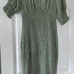 Simple Green Sheath Dress with Puff Sleeves and Square Neck
